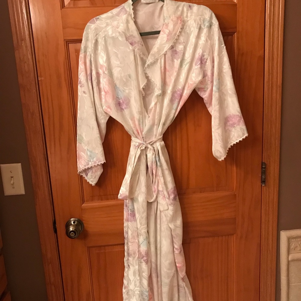 Komar women’s floral silky robe.